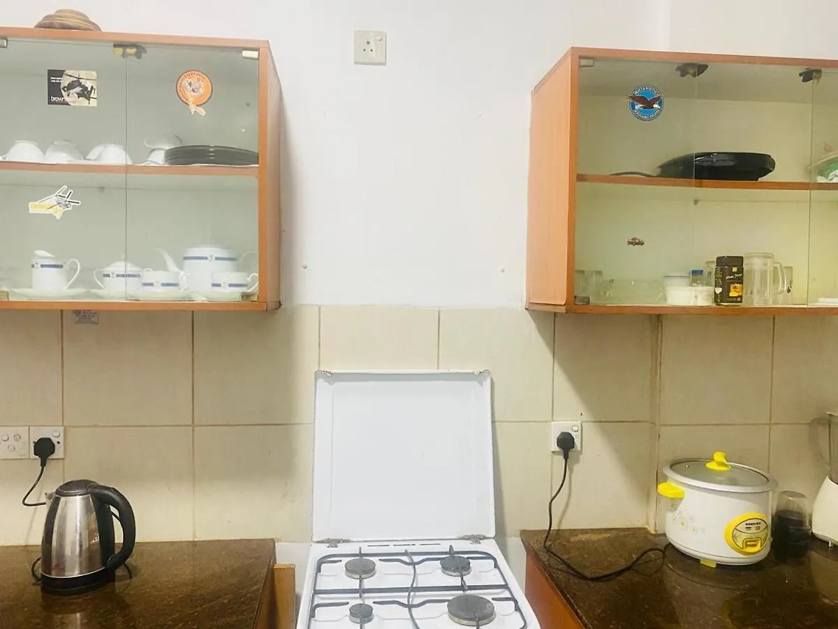 Pooji Apartments Kolombo 0*,